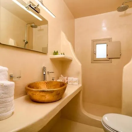 Premium Santorini 1 Bedroom Jacuzzi Underground Private Jacuzzi And Lovely Outdoor Space Fira (Santorini)