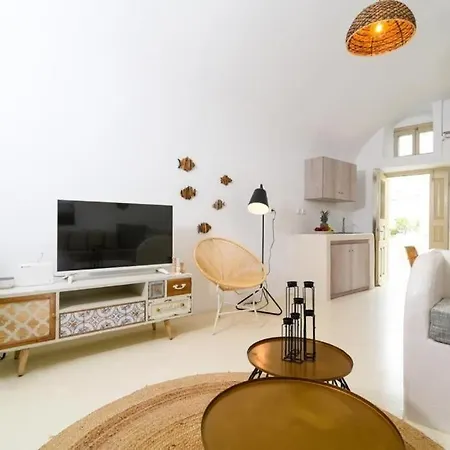 Premium Santorini 1 Bedroom Jacuzzi Underground Private Jacuzzi And Lovely Outdoor Space